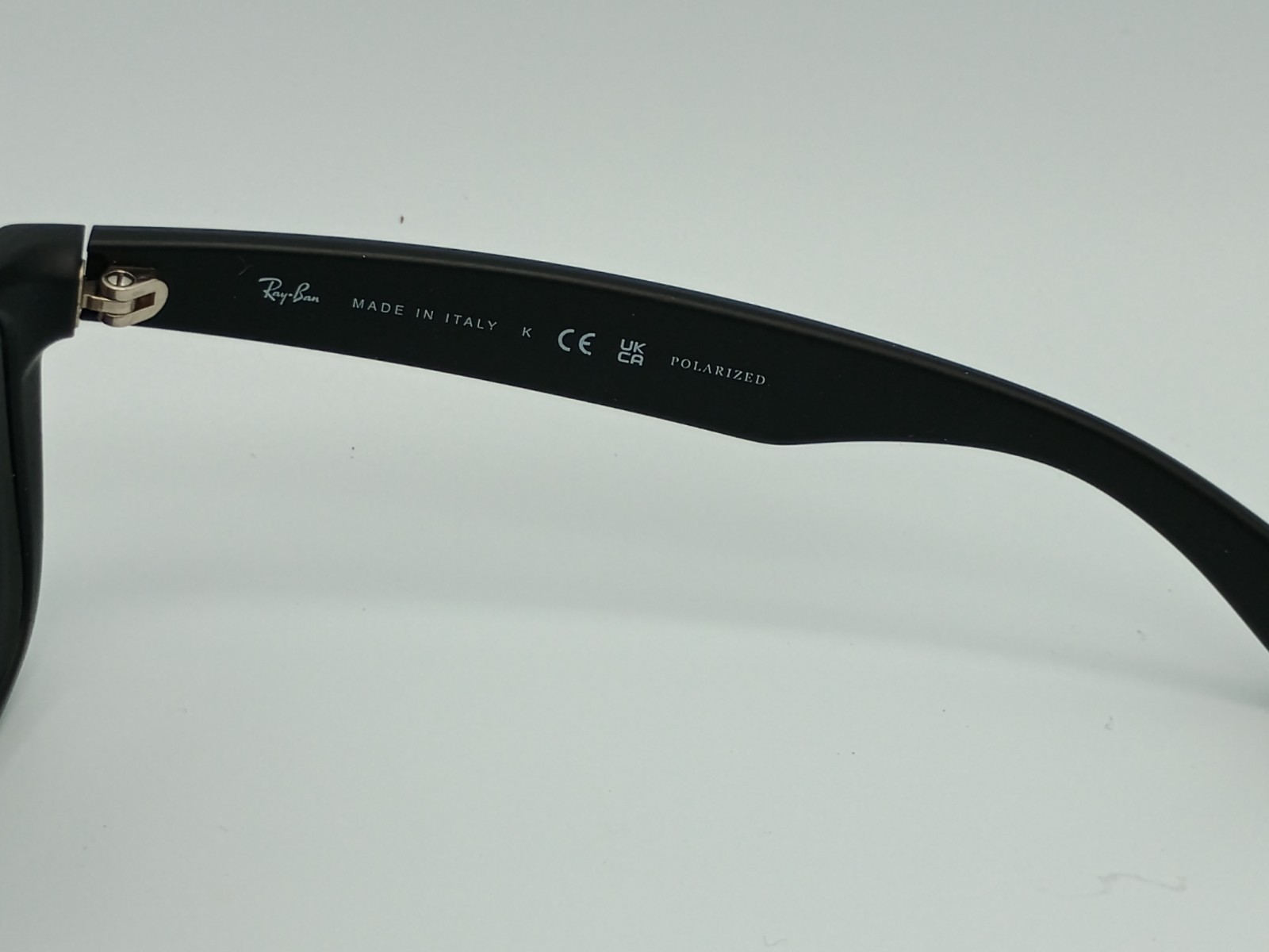 Ray-Ban RB4165F-622/T3 JUSTIN POLARIZED SUNGLASSES Matte Black 55-17-140 W/ Case