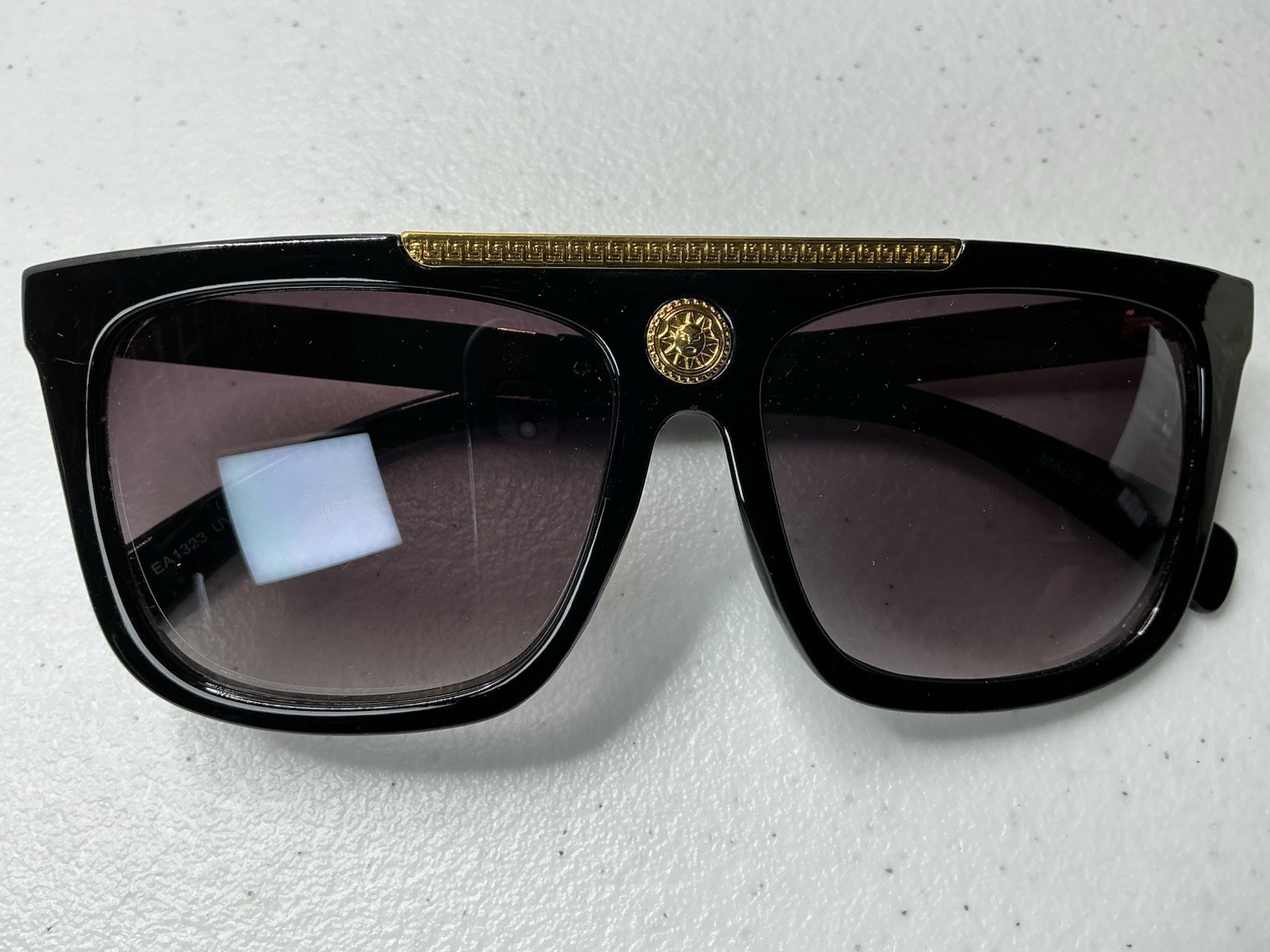 Men’s Classy Elegant Retro Hip Hop Rapper Style SUN GLASSES Black & Gold Frame