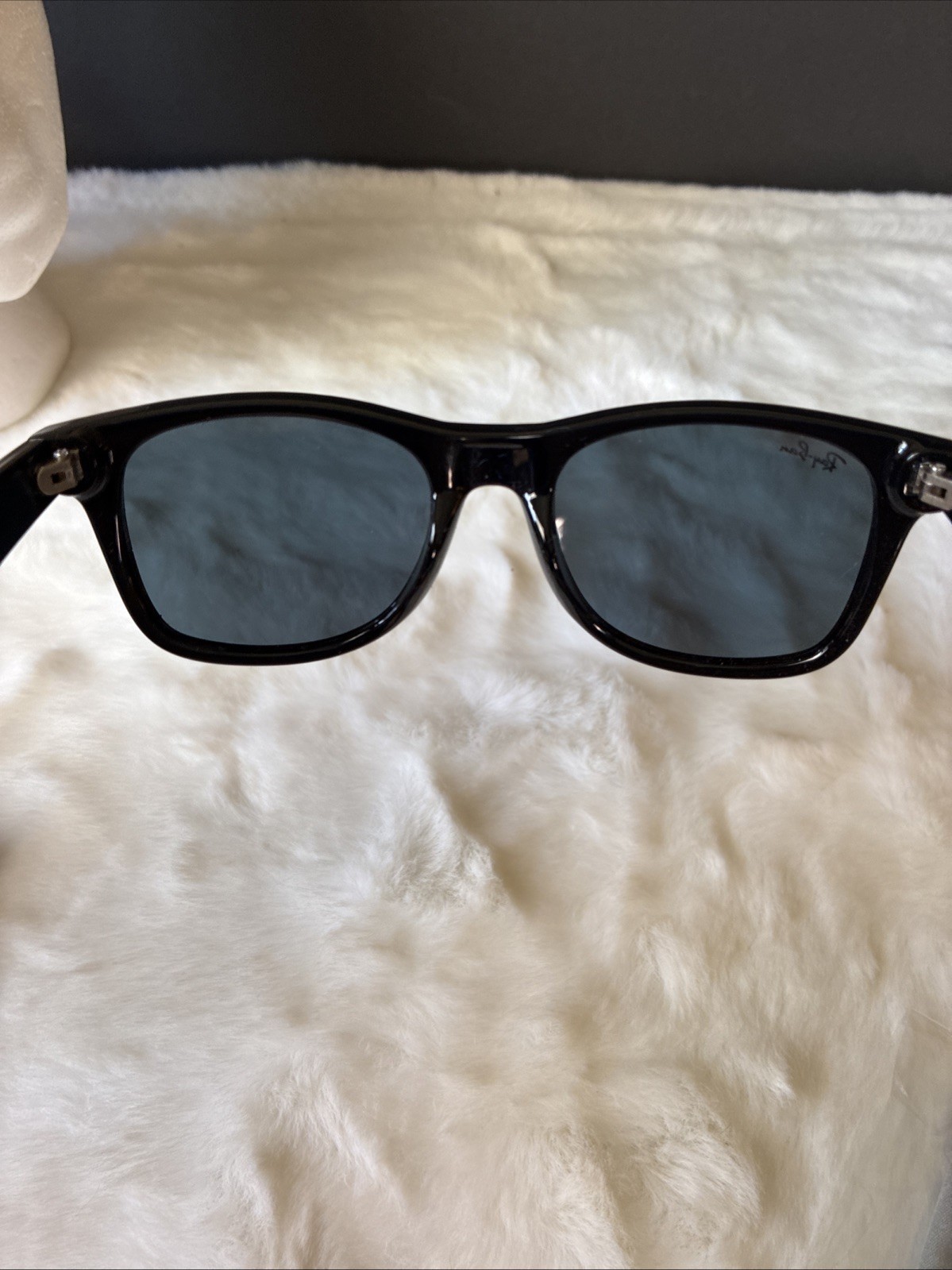Ray-Ban RB 4260 Classic Wayfarer Sunglasses Black Frame Grey Lens Made In Italy