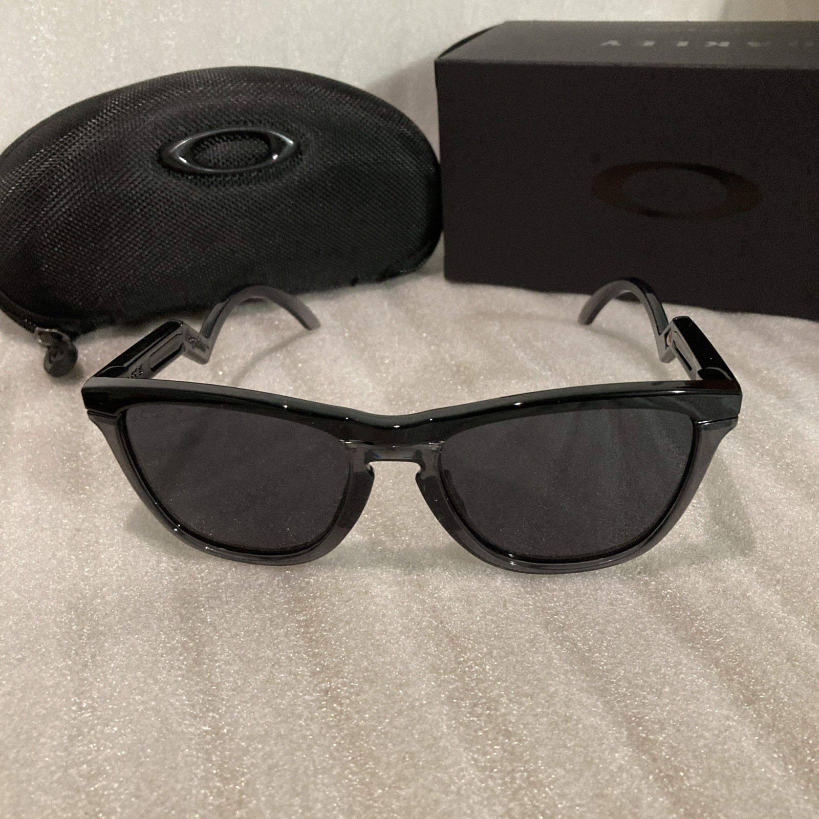 Oakley HSTN Sunglasses Polarized Black Lens 009242 Polarized Lens New