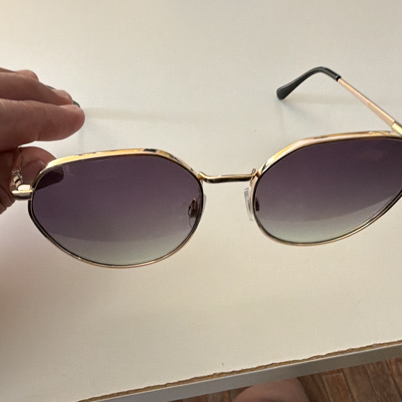 Lentes dRound Gold Metal Sunglasses Purple Gradient Lenses 900-01-5183 de mujer
