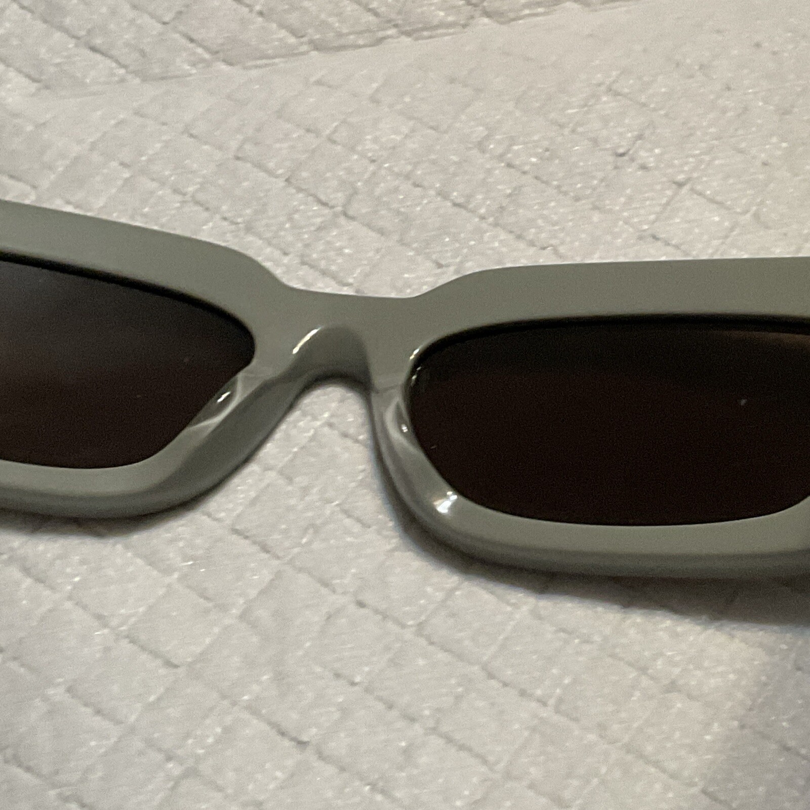 GUCCI GG1426S-001. 0GC002108 250001 54/19GucciGG1426S GRN SHN