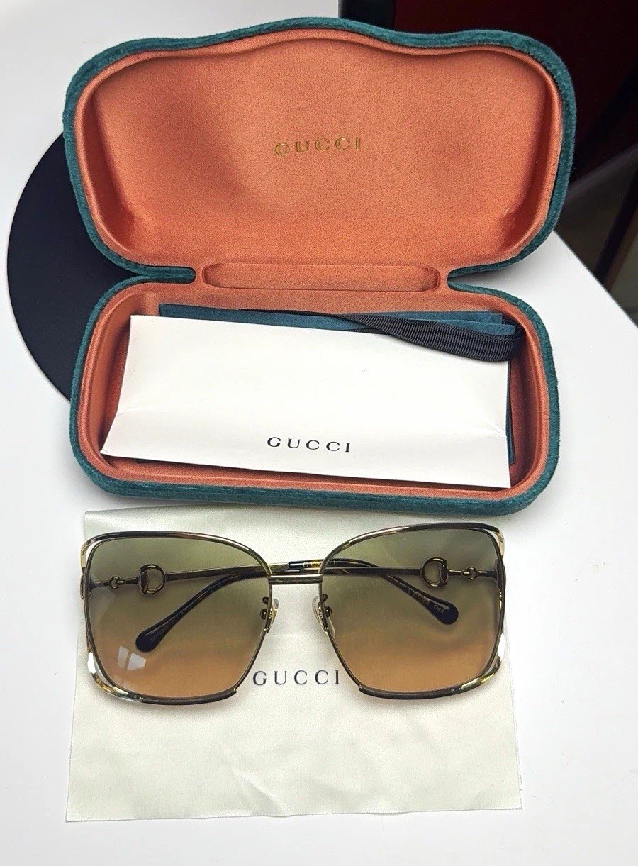 Gucci Women’s Square Sunglasses Gold Metal Frame New Original Tags Dustbag