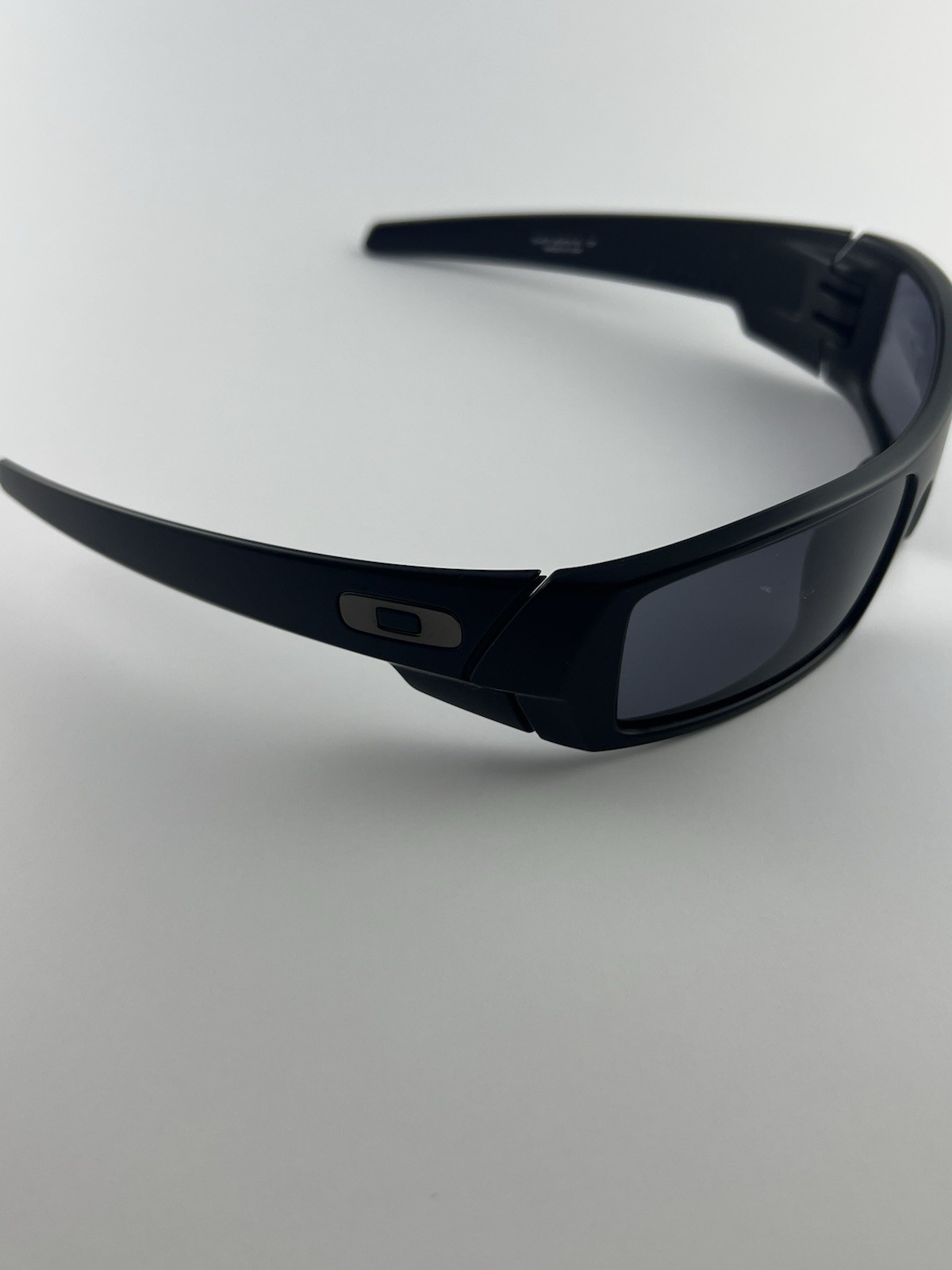 Oakley Gascan Matte Black Frame Grey Lens 03-473 Gunmetal Icon SI Standard Issue