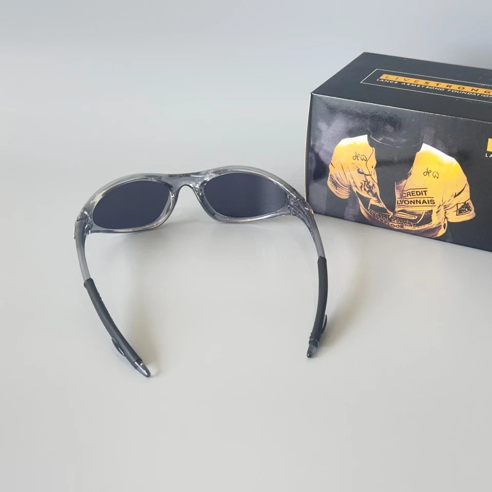 Oakley Minute 1.0 Crystal Gray Black Lens Vintage Sunglasses USA Y2K w/ Box