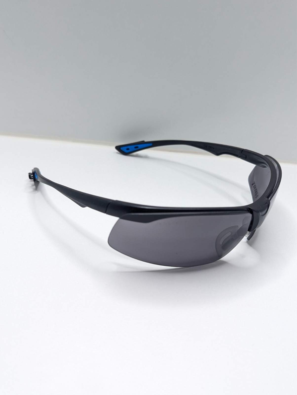 Hart Safety GlassesEN166 Z87+ Anti-Fog UV Dark Gray Lens Black Wrap Sunglasses