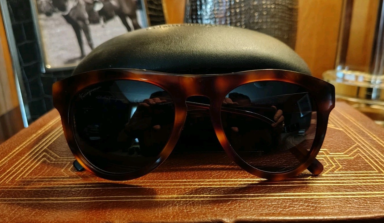 Salvatore Ferragamo’s Tortoise Round Sunglasses SF828S 54-21-145 Made in Italy