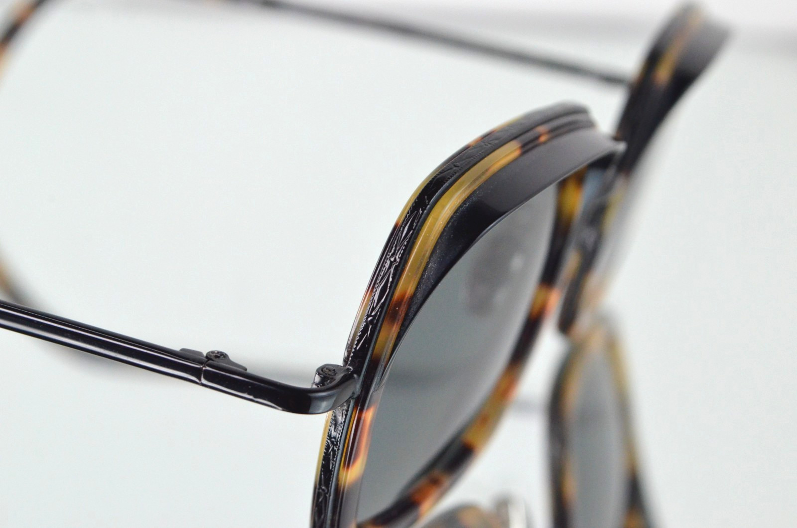 Cutler And Gross London Hooded Square Sunglasses Tortoiseshell Italy 1301