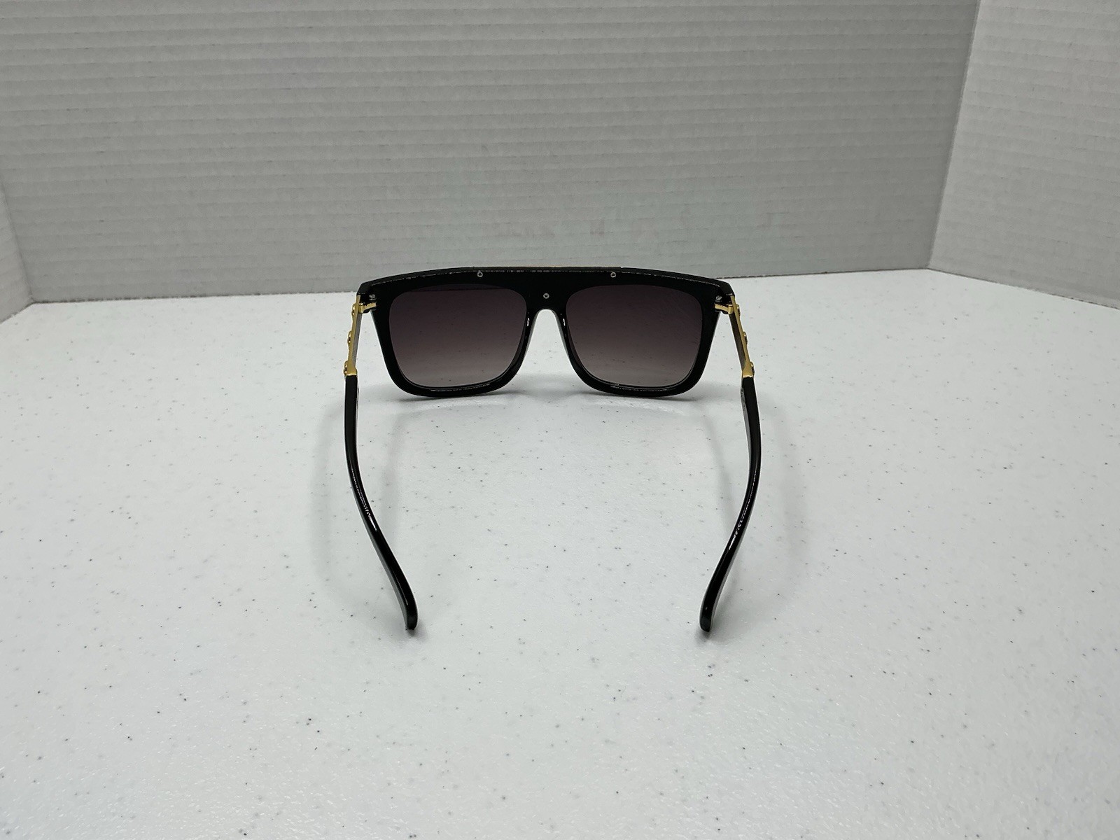 Men’s Classy Elegant Retro Hip Hop Rapper Style SUN GLASSES Black & Gold Frame