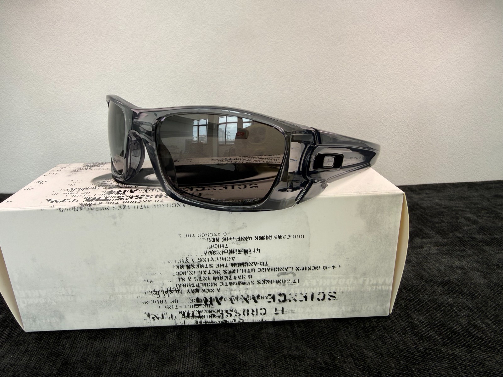 New Oakley Sunglasses Fuel Cell OO9096-02 Clear Grey/Grey