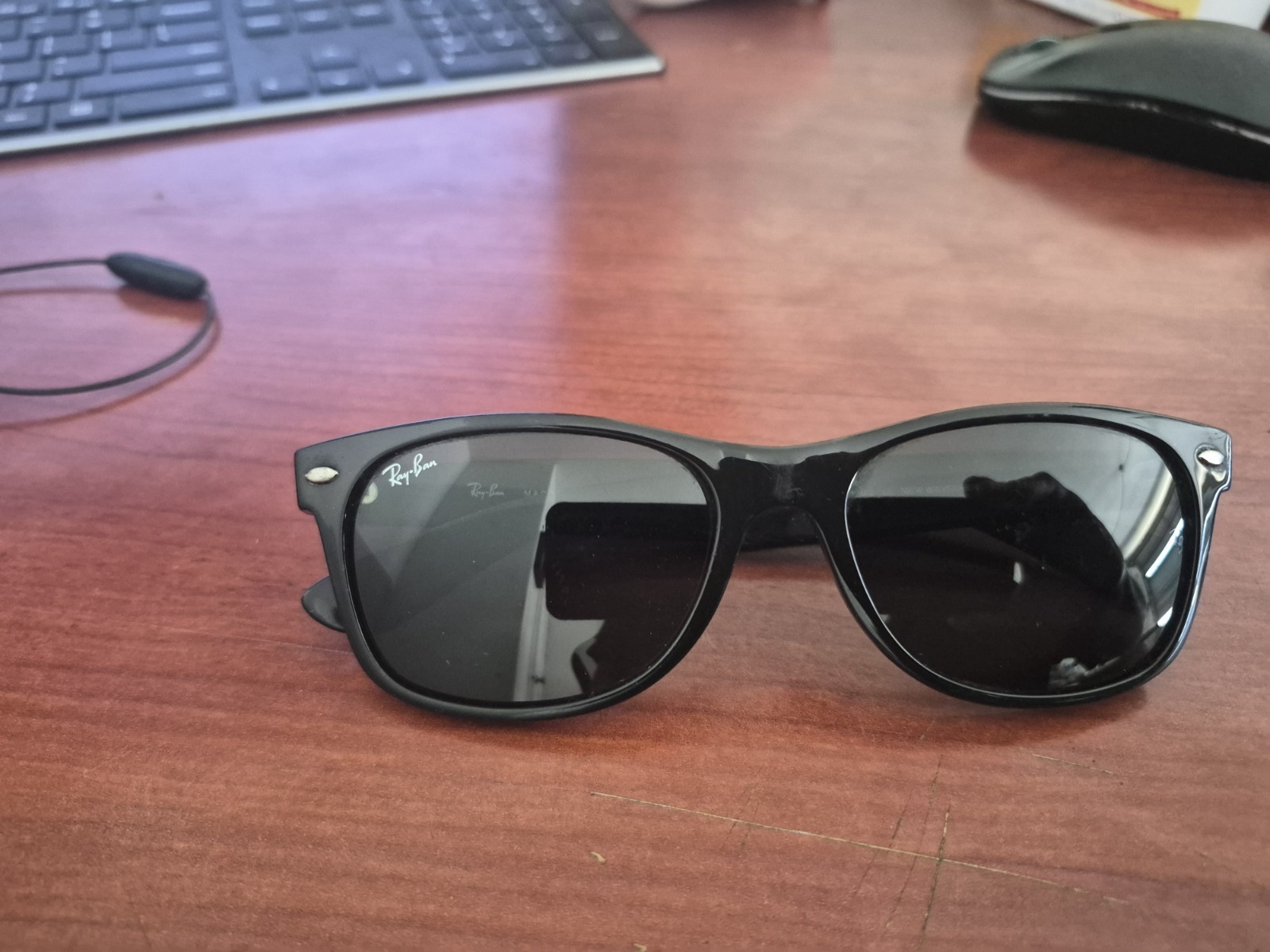 Ray-Ban RB2132 New Wayfarer Men’s Sunglasses Black Frame Polarized 55-18