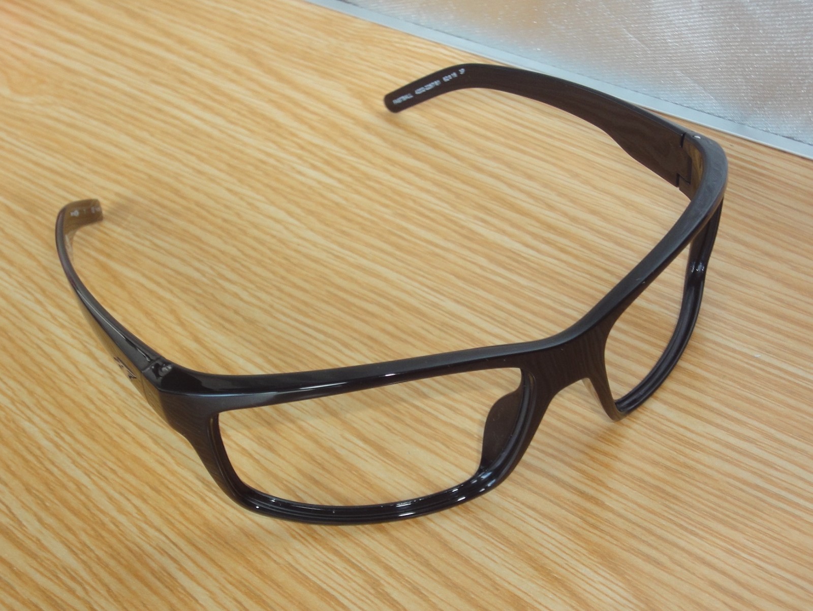 Arnette Fastball 4202-2267/81 Black mint frame/62mm-16 Polarized(Defective Lens)