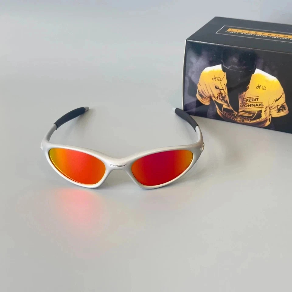 Oakley Mitute 1.0 Silver Rainbow Vintage Sunglasses Gorpcore USA Y2K Avantgarde