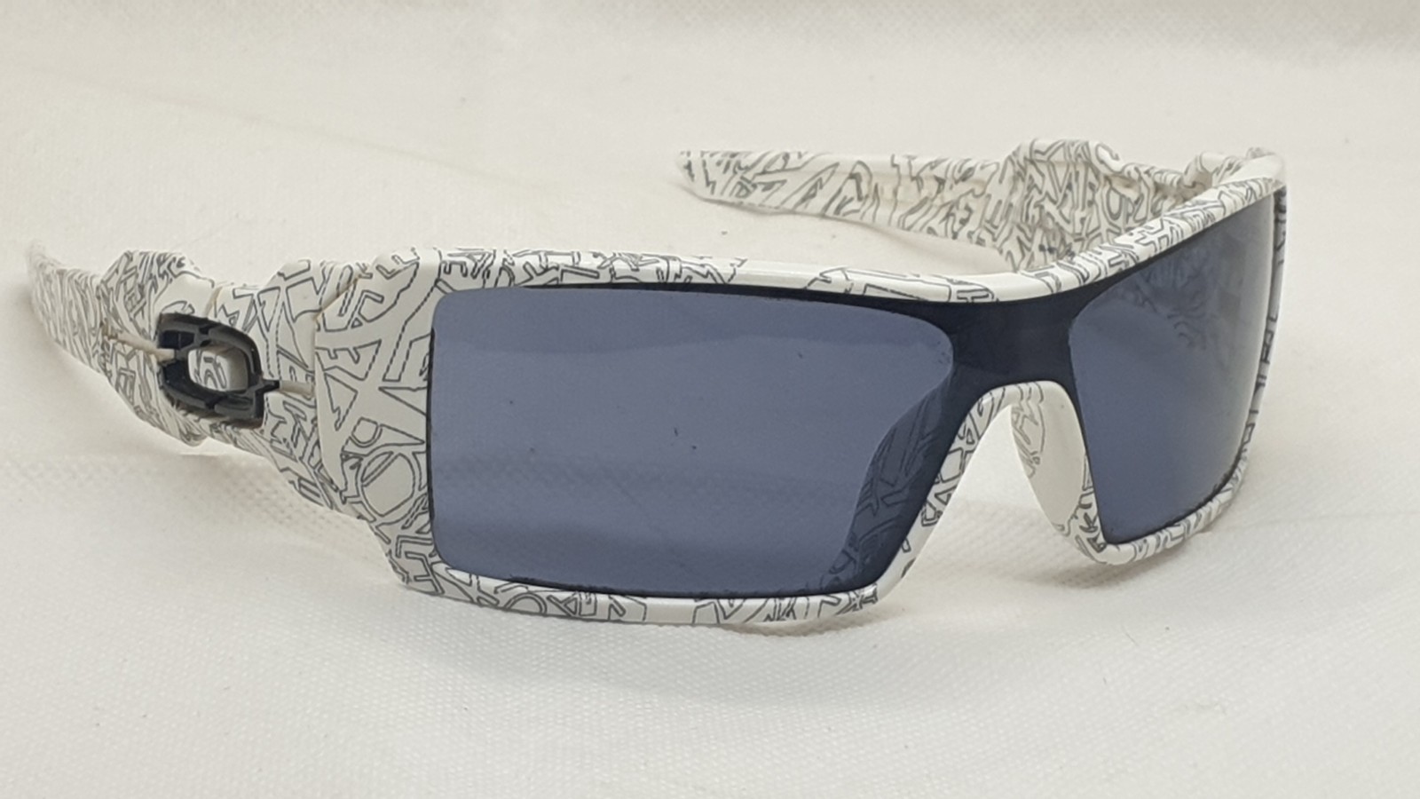 Oakley Oil Rig Sunglasses “Frame” 03-461 Printed Black and White