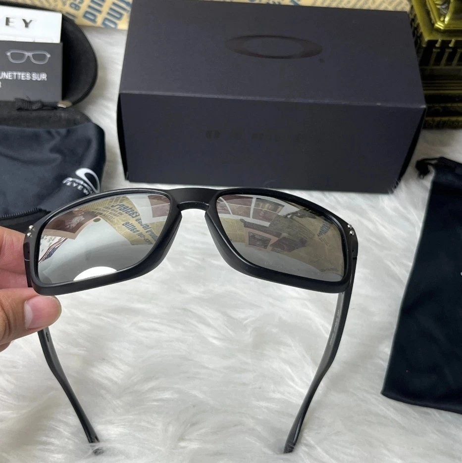 NEW OAKLEY Style Holbrook Sunglasses Black Frame Silver Lens Polarized UV400