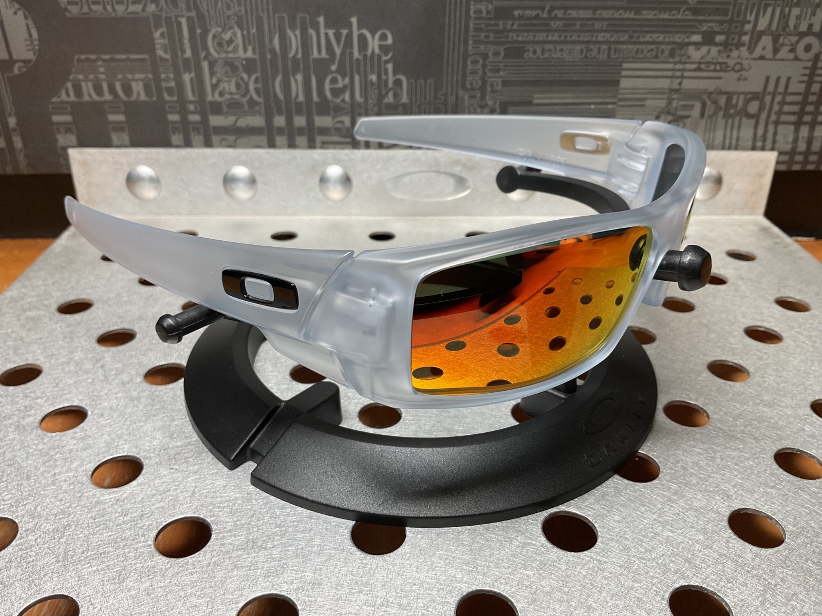 OAKLEY GASCAN MATTE WHITE/ RUBY IRIDIUM