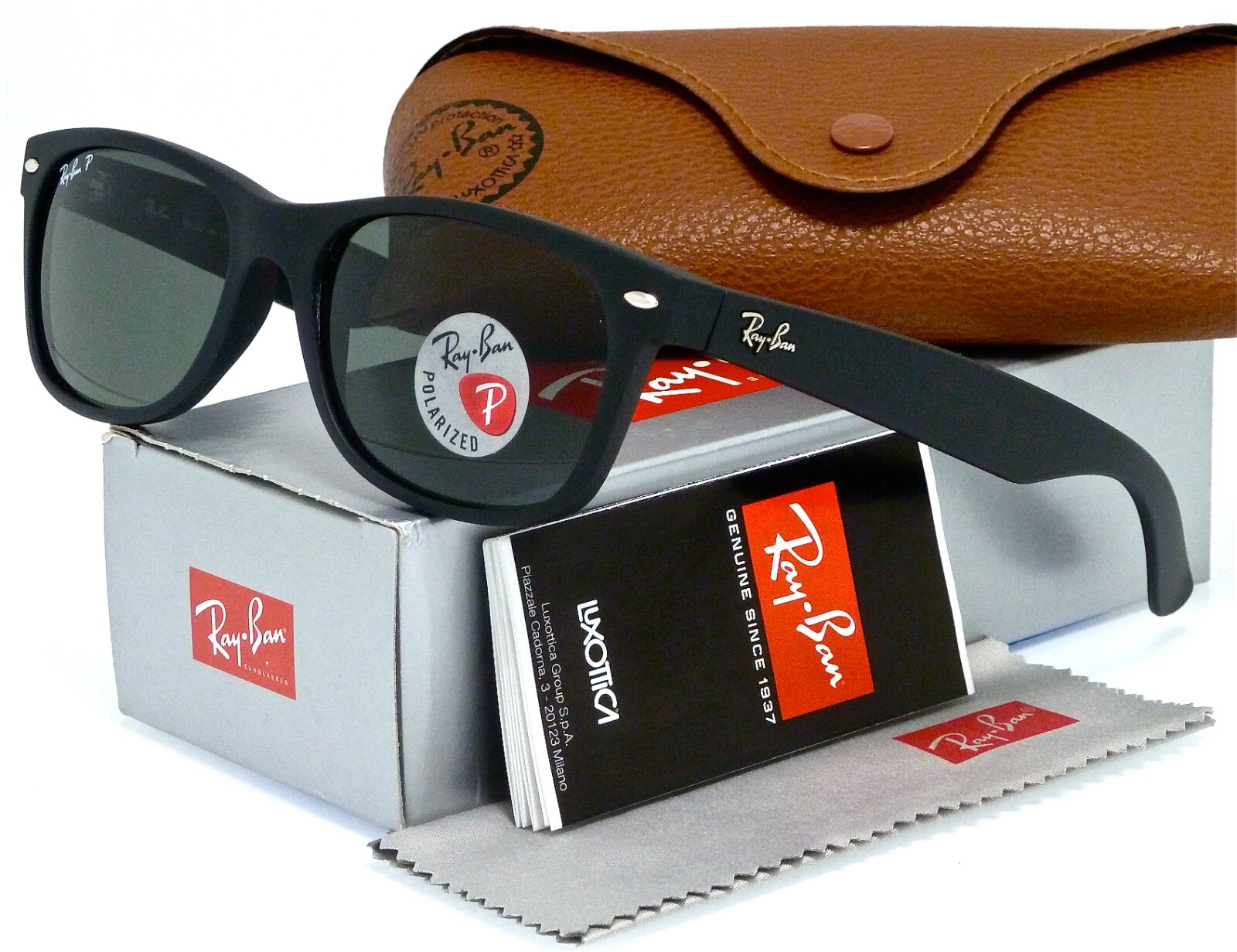 Ray-Ban New Wayfarer Matte Black Rubber l Polar Green G-15XLT RB2132 622/58 55mm