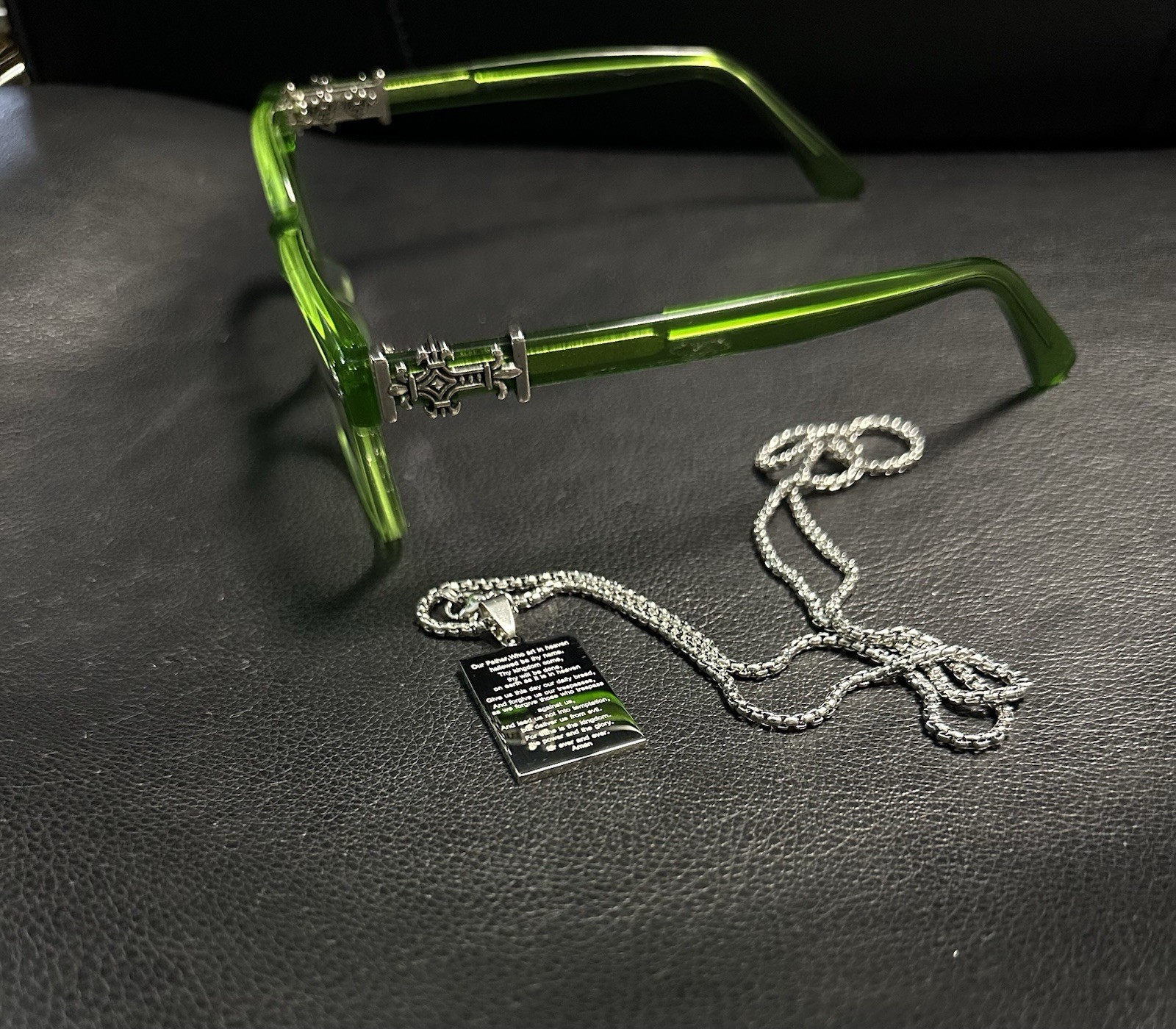 Wealthy Elephant OG 2026 Green Glasses Signature Edition NEW, CHAIN INCLUDED 🔥