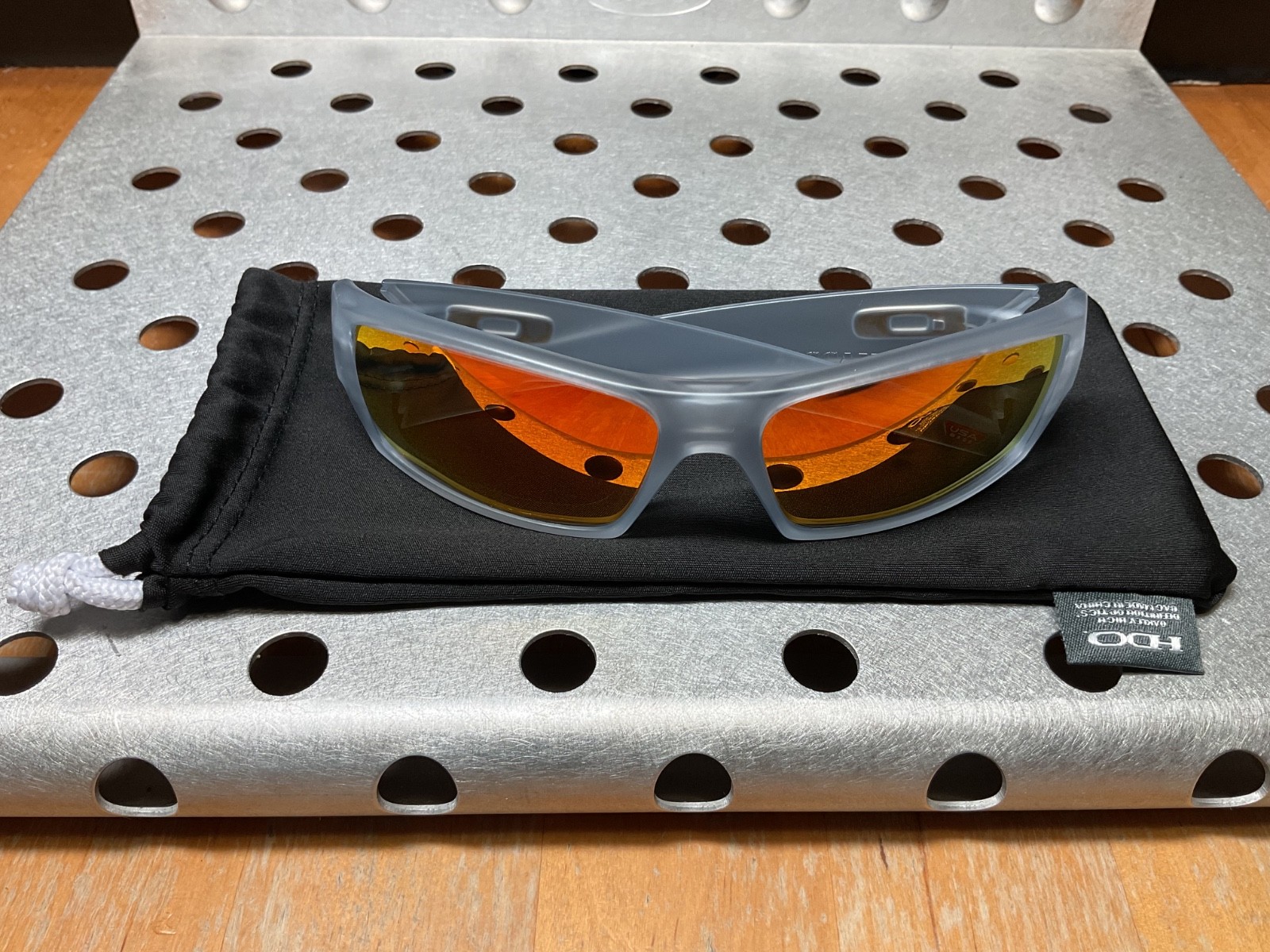 OAKLEY GASCAN MATTE WHITE/ RUBY IRIDIUM