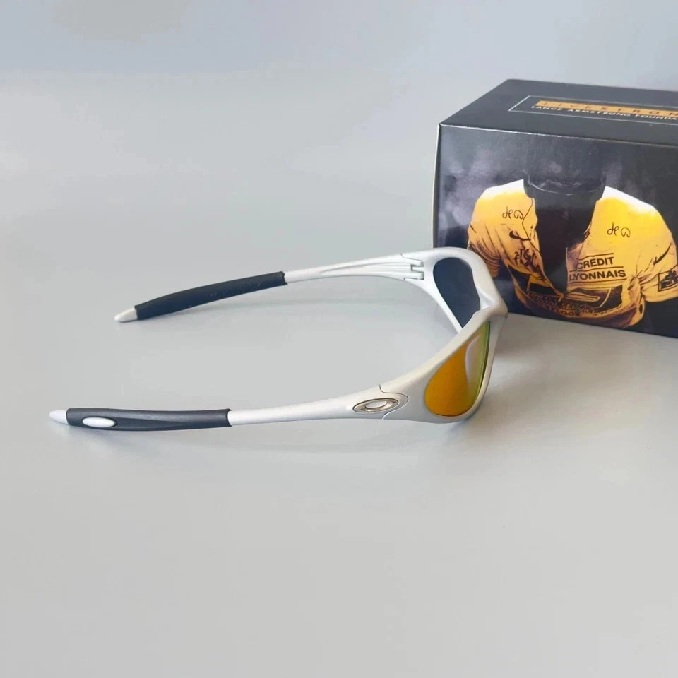 Oakley Mitute 1.0 Silver Rainbow Vintage Sunglasses Gorpcore USA Y2K Avantgarde