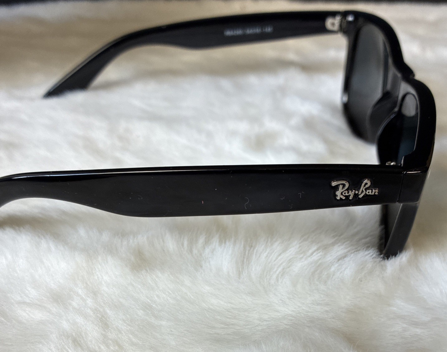 Ray-Ban RB 4260 Classic Wayfarer Sunglasses Black Frame Grey Lens Made In Italy
