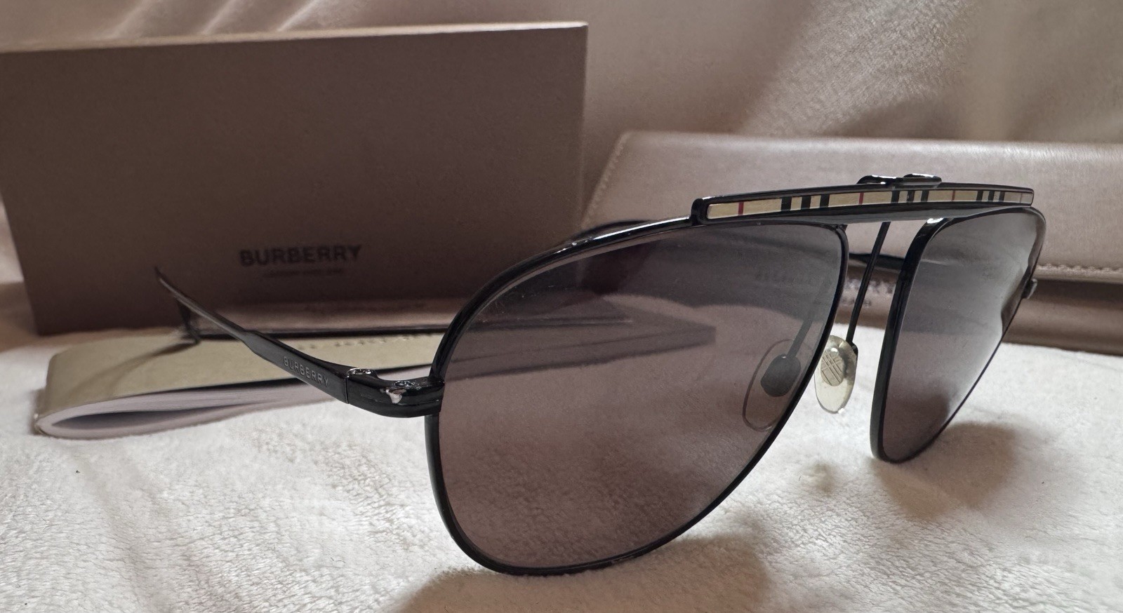 AUTHENTIC BURBERRY Sunglasses B 3121 Square Irregular Black Aviator Check BE3121