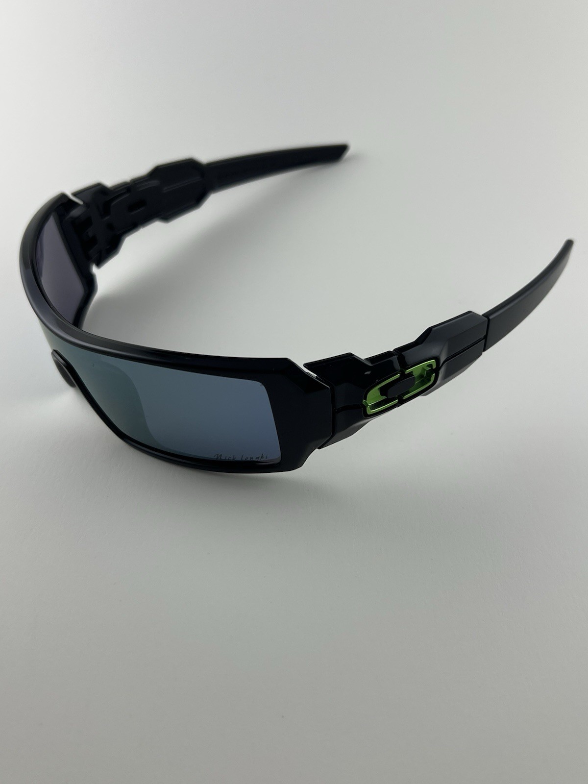Oakley Oil Rig Polished Black Frame Emerald Iridium Lens Metallic Green Icons