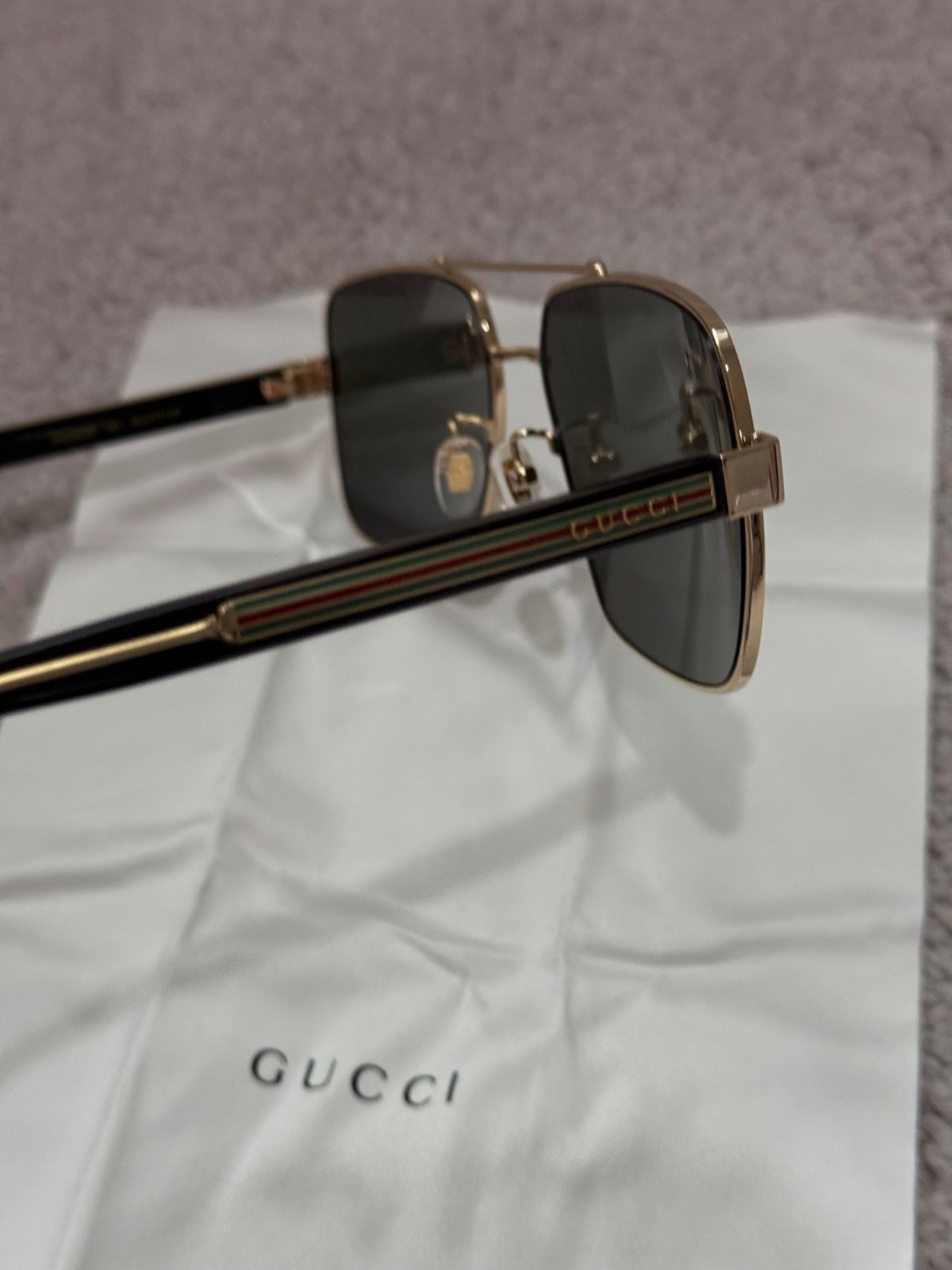 Gucci GG0529S 001 Sunglasses Never Worn Gold Metal Pilot Frame Square Glasses
