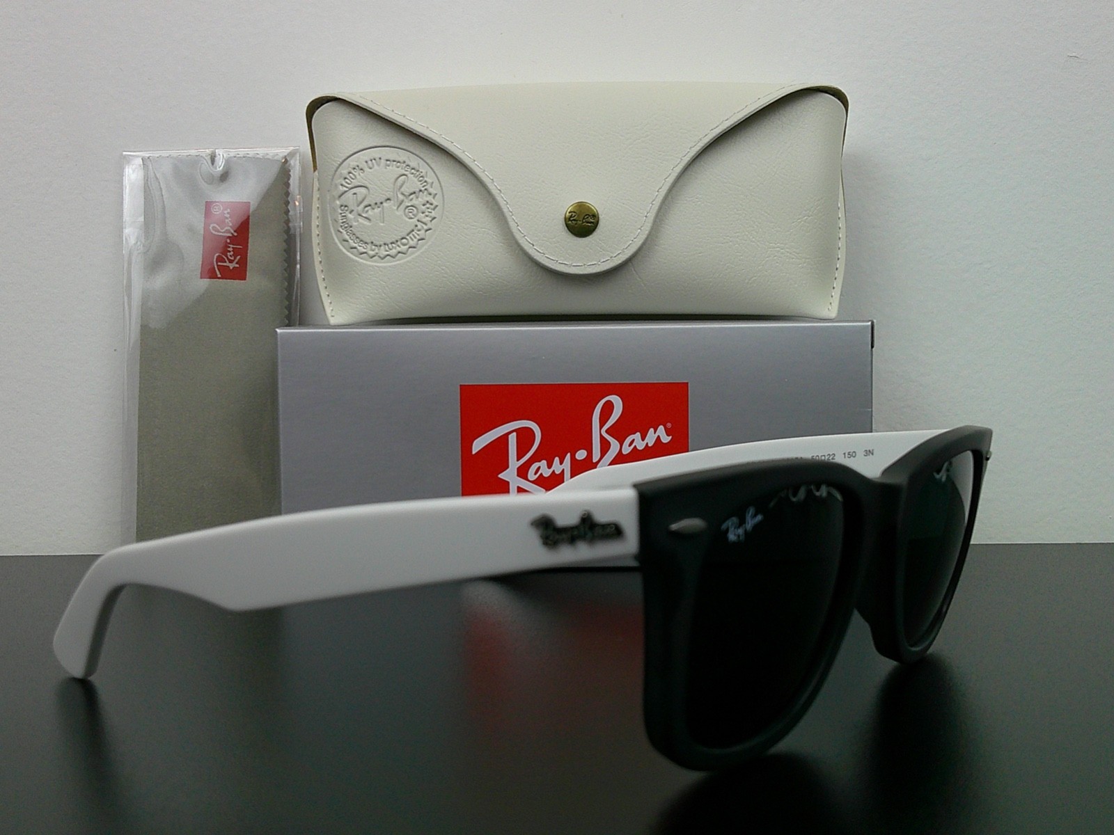 Ray-Ban RB2140 Wayfarer Classic Sunglasses Matte White/Black 50mm Never Worn