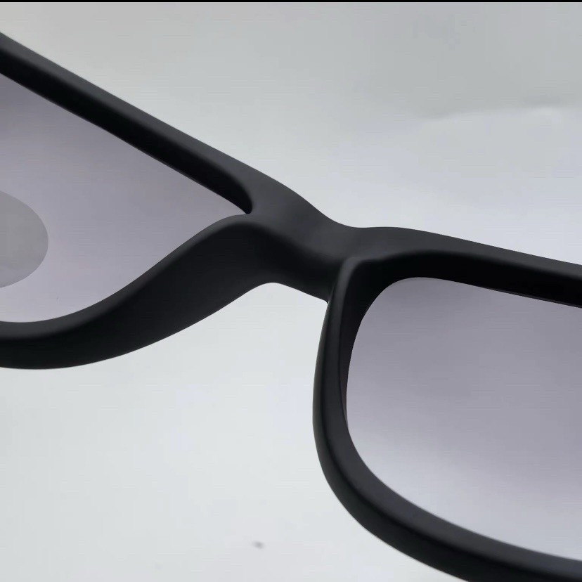 RayBan Justin RB 4165 622/T3 55mm Polarized Black Frame Gradient Sunglasses