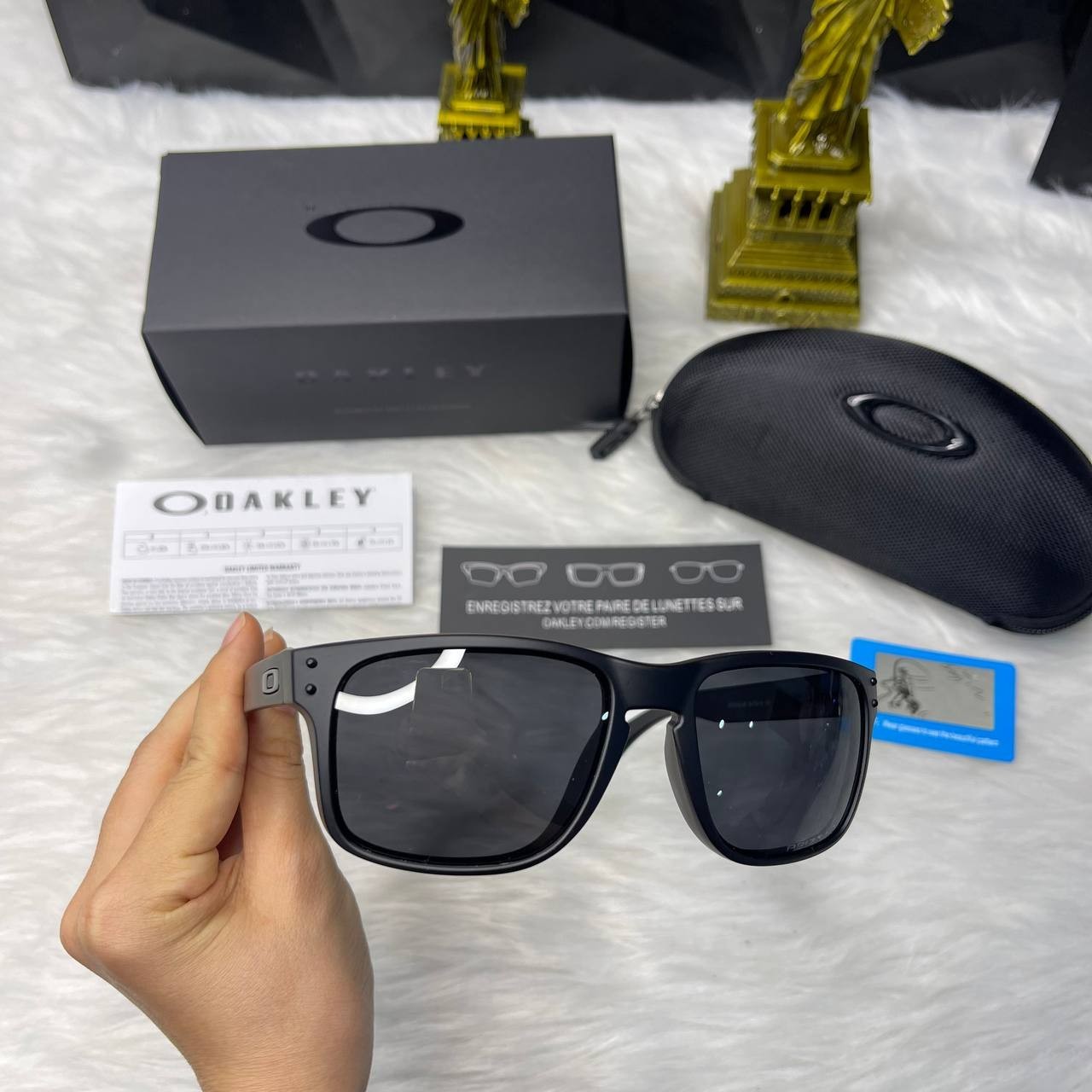 New Oakley Holbrook Polarized Black Lens Sunglasses Matte Black Frame