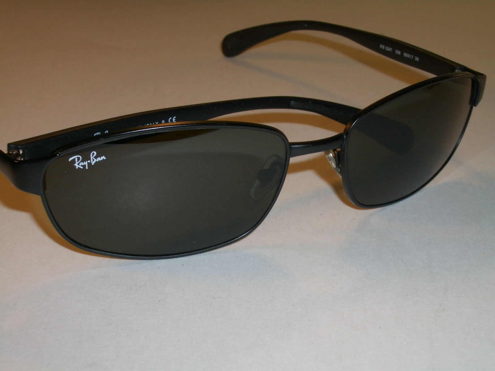 RAY BAN RB3247 59[]17mm SLEEK BLACK G15 UV GLASS LENS SUNGLASSES w/CASE