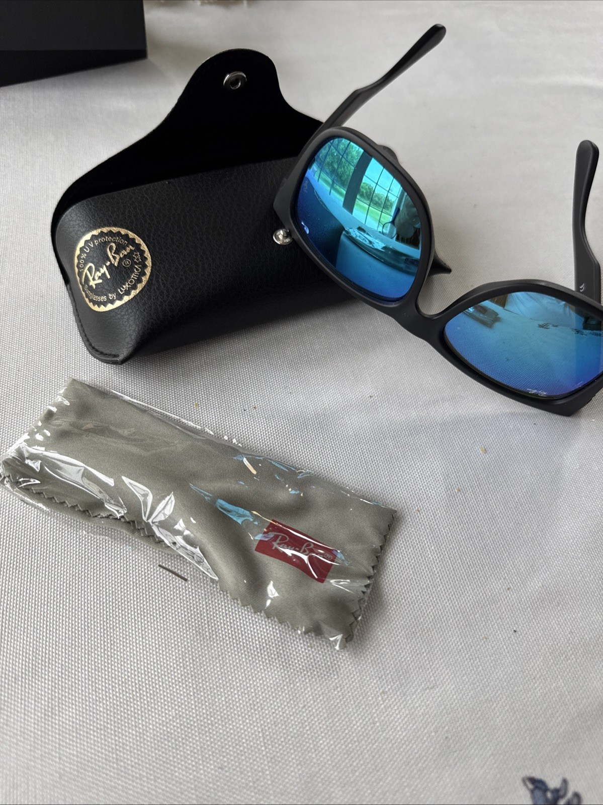 Black Frame Ray-Ban Justin Classic RB4165 622/55 Blue Lens Sunglasses