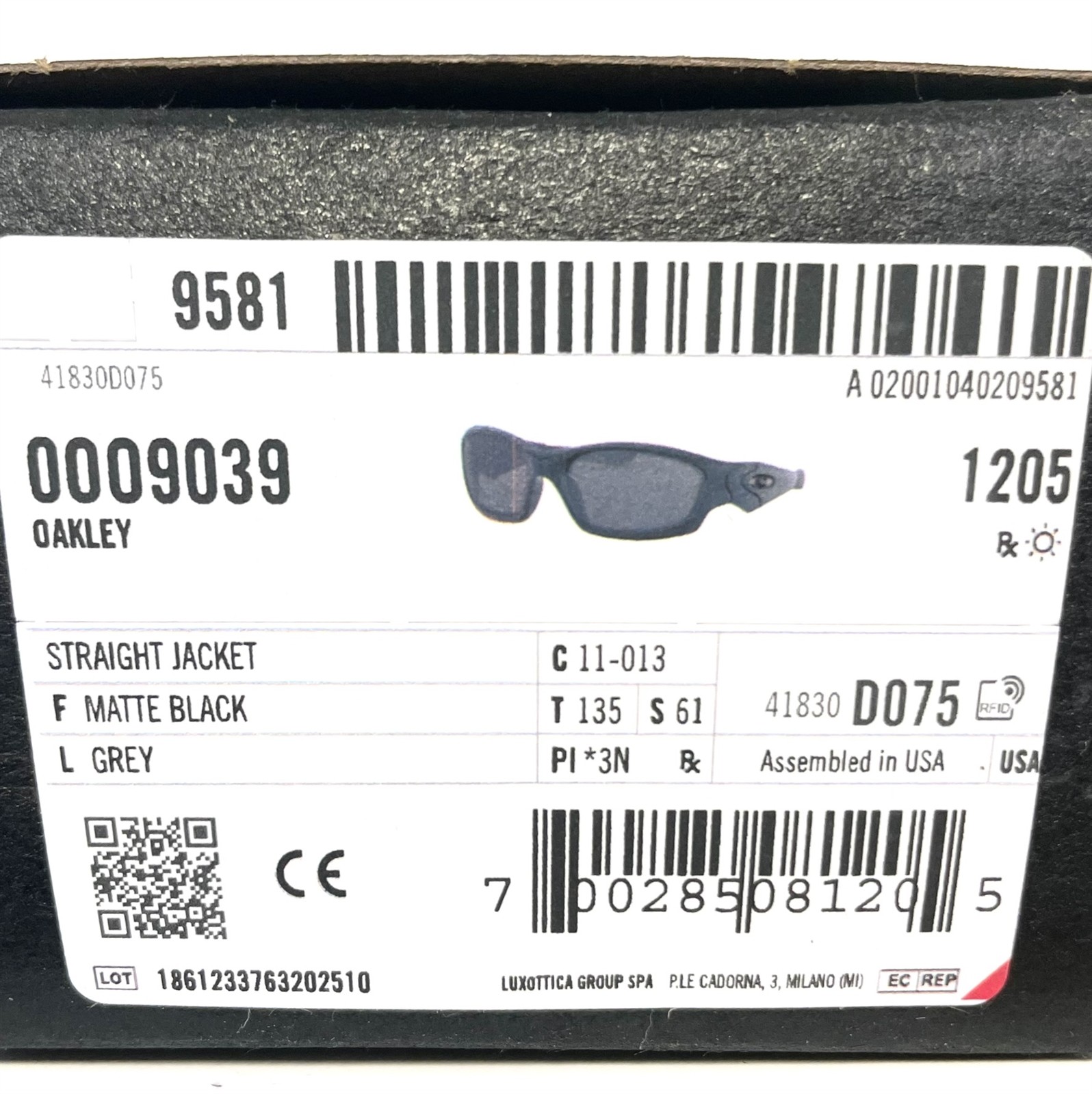 Oakley Standard Issue Straight Jacket Sunglasses Matte Black OO9039-11-013 Pouch