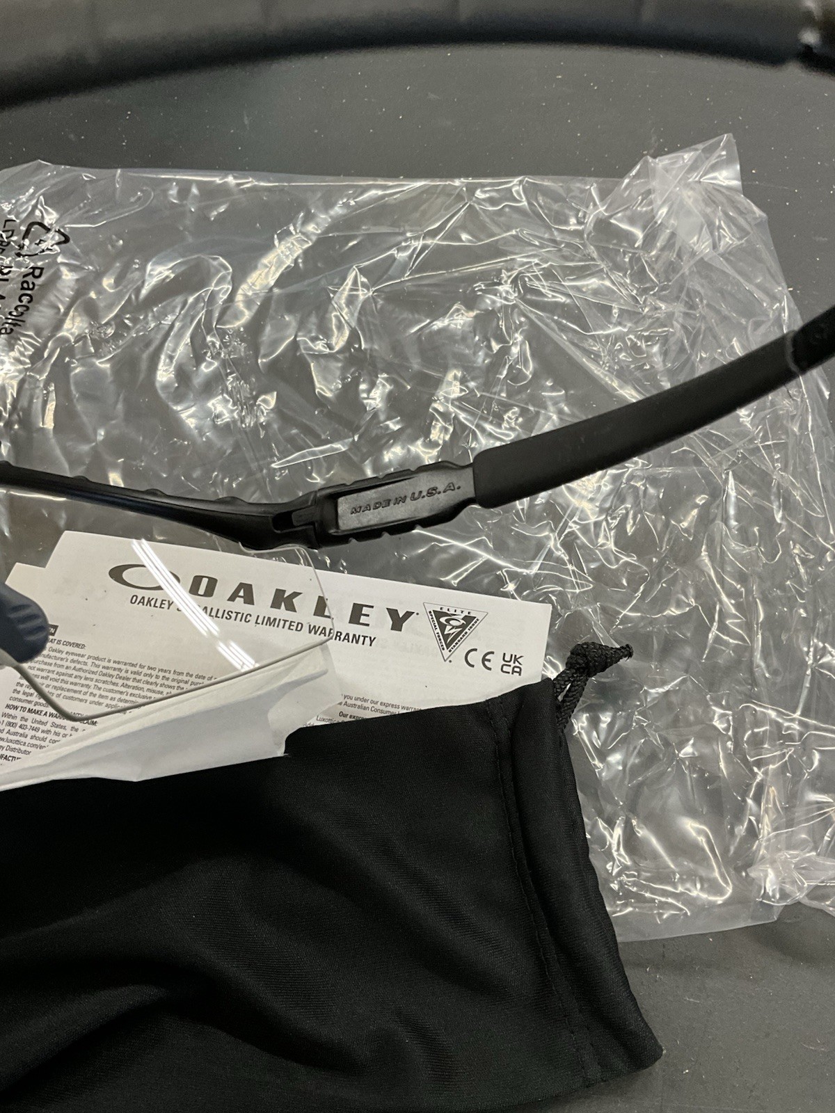 Oakley Standard Issue Ballistic M Frame 2.0 Strike Sunglasses OO9046 W/ Case
