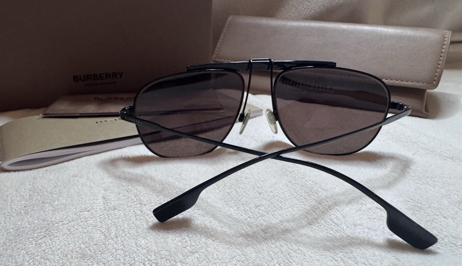 AUTHENTIC BURBERRY Sunglasses B 3121 Square Irregular Black Aviator Check BE3121
