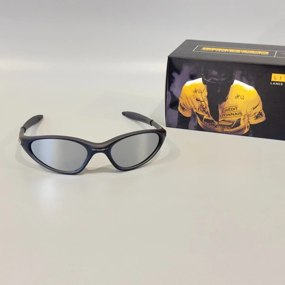 Oakley Minute 1.0 Matte Black Silver Iridium Vintage Sunglasses USA w/ Box