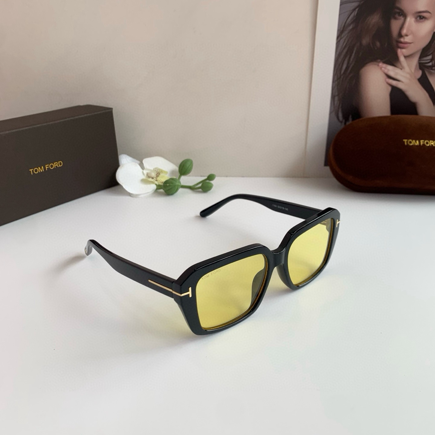Square Yellow Lens Sunglasses Black Frame UV400 Retro Fashion Unisex Eyewear