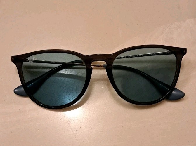 Ray-Ban Erika RB4171 6340/F7 Black Round Sunglasses Gray Lightweight Men 145