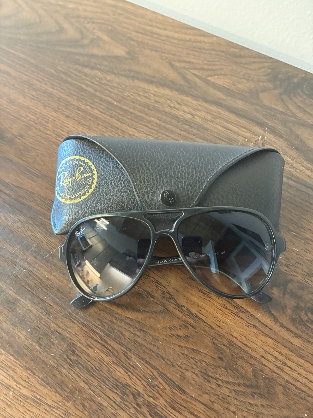 Ray-Ban Cats 5000 Sunglasses RB 4125 601/32 Polished Black Light Gray with Case