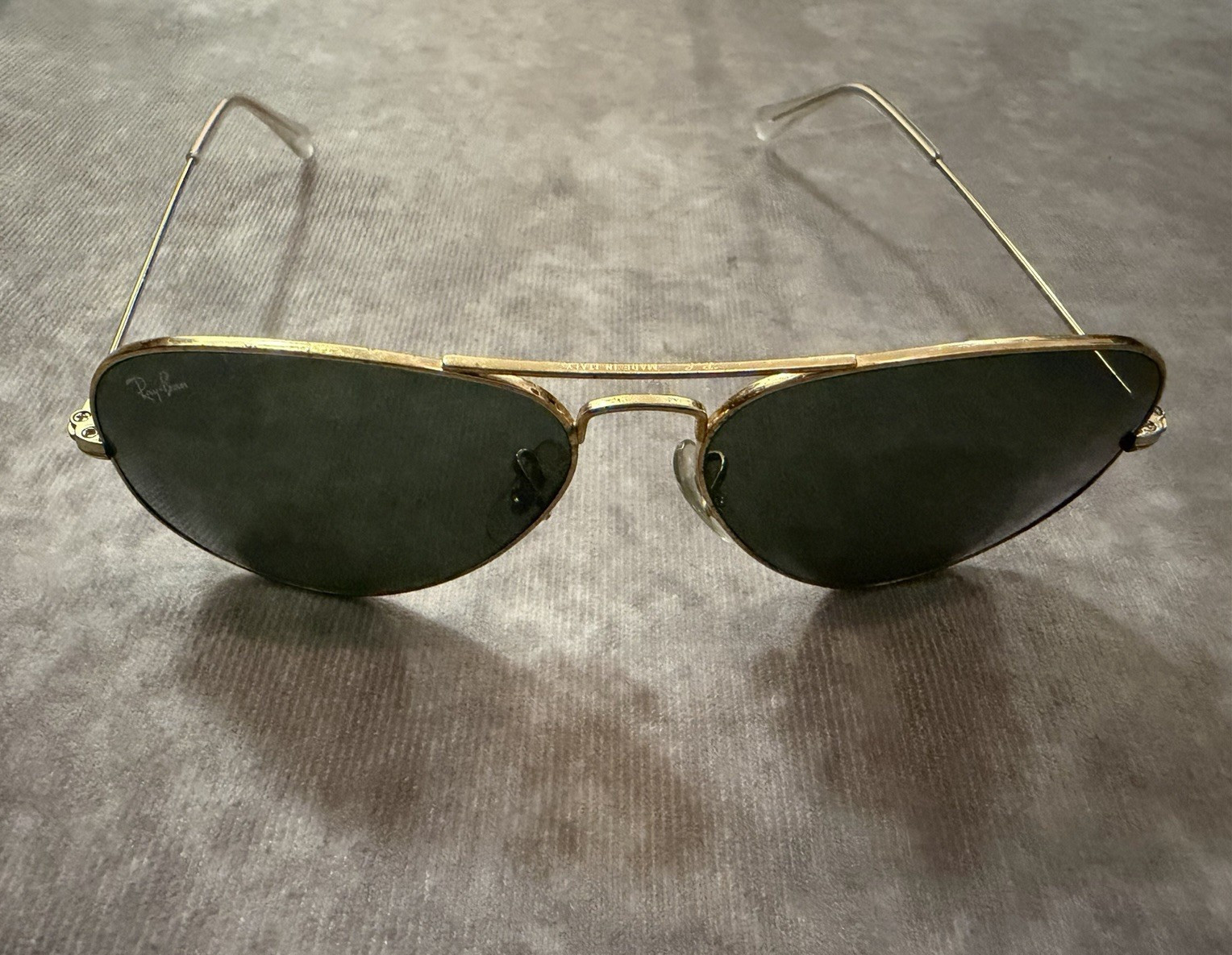 Ray-Ban Aviator Sunglasses Gold Metal Frame Green Tinted Glass Lenses