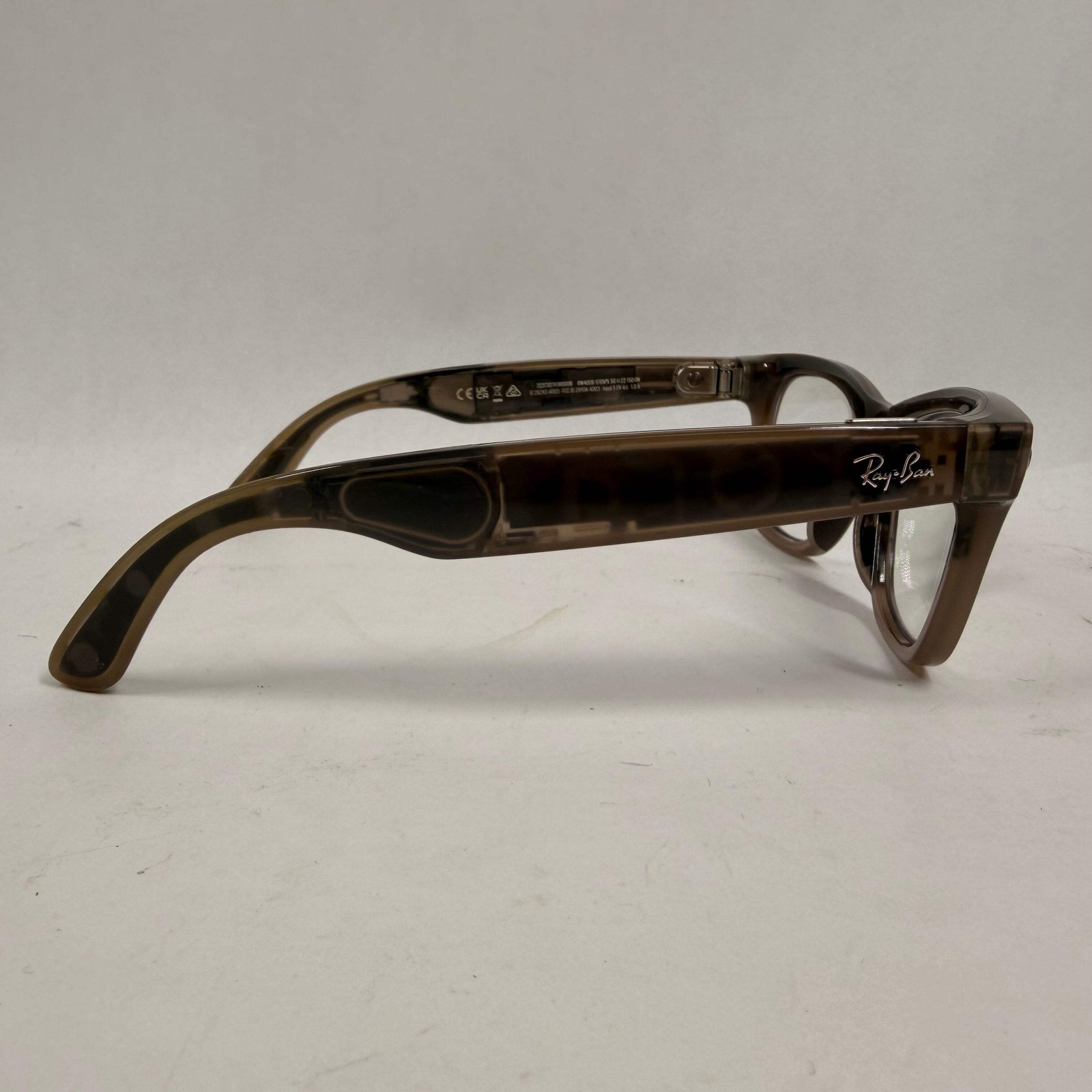 Broken Ray-Ban Wayfarer Gen 2 Shiny Transparent Standard RW4006 AI Smart Glasses