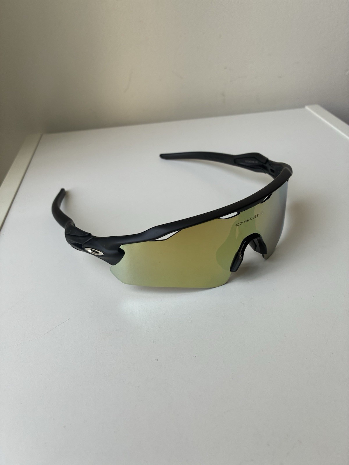 NEW Oakley 009208 Radar Ev Path Sunglasses Black Frame – Gold Prizm Lens