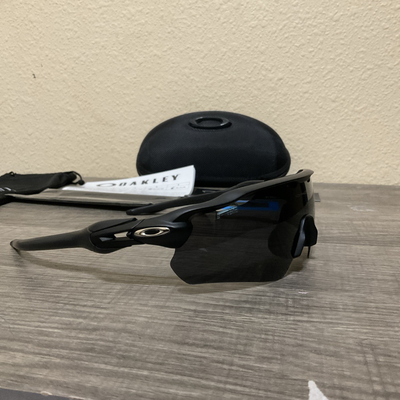 NEW Oakley 009208 Radar Ev Path Men’s Sunglasses Matte Black Frame – Prizm Lens