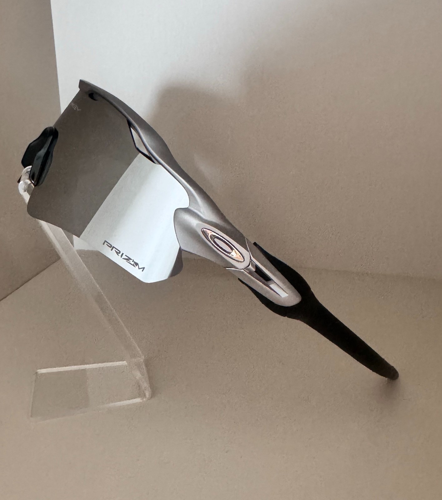 OO9208 Men’s Oakley Radar EV Path Sunglasses with Silver Frame and Grey Lenses