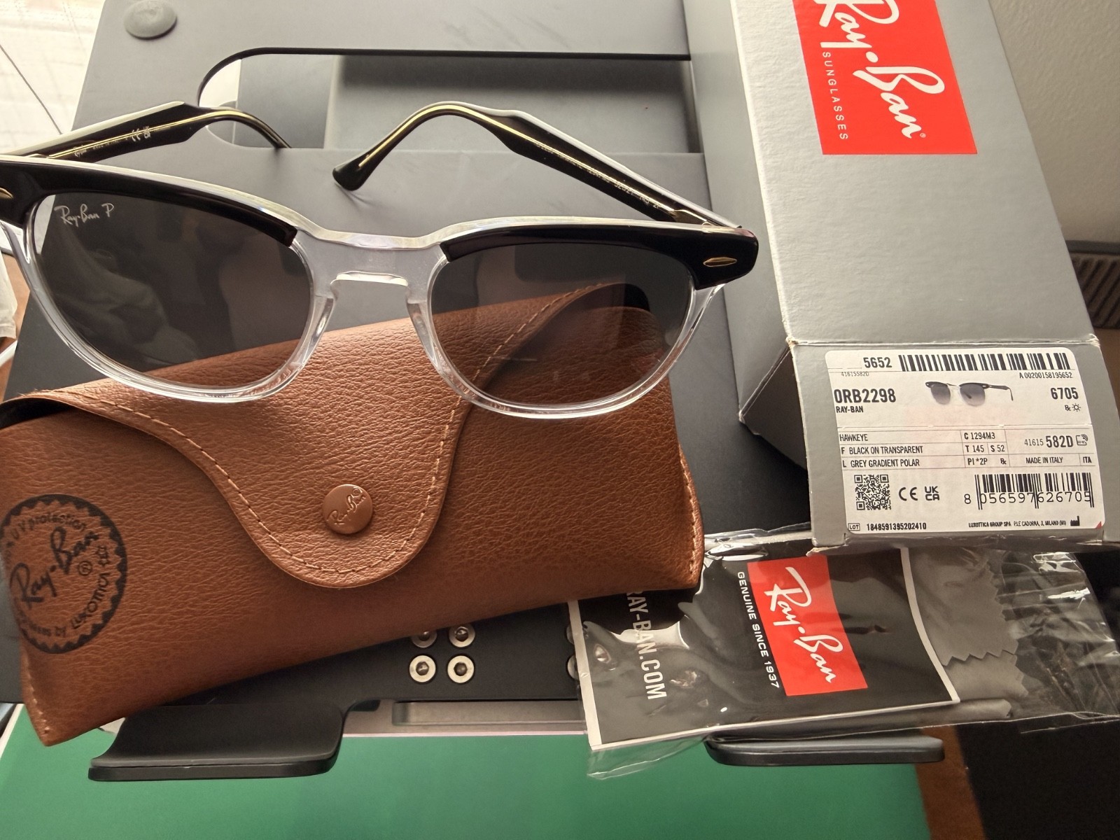 RAY-BAN Hawkeye (RB2298) UNISEX – Black on transparent & Grey Gradient Polarized