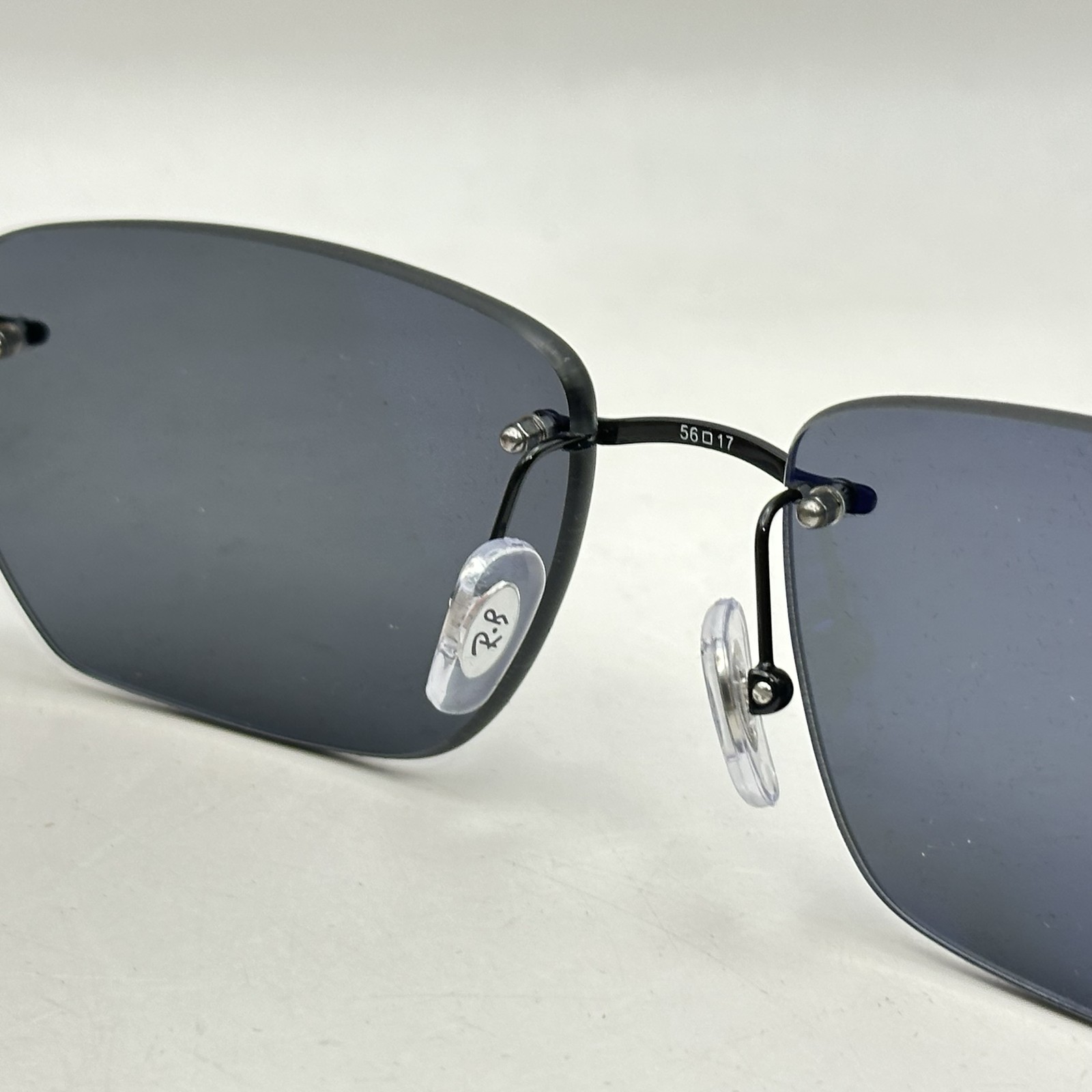 Ray Ban Mens Rimless Irregular Thin Metal Polarized Sunglasses RB3768 Black/Gray