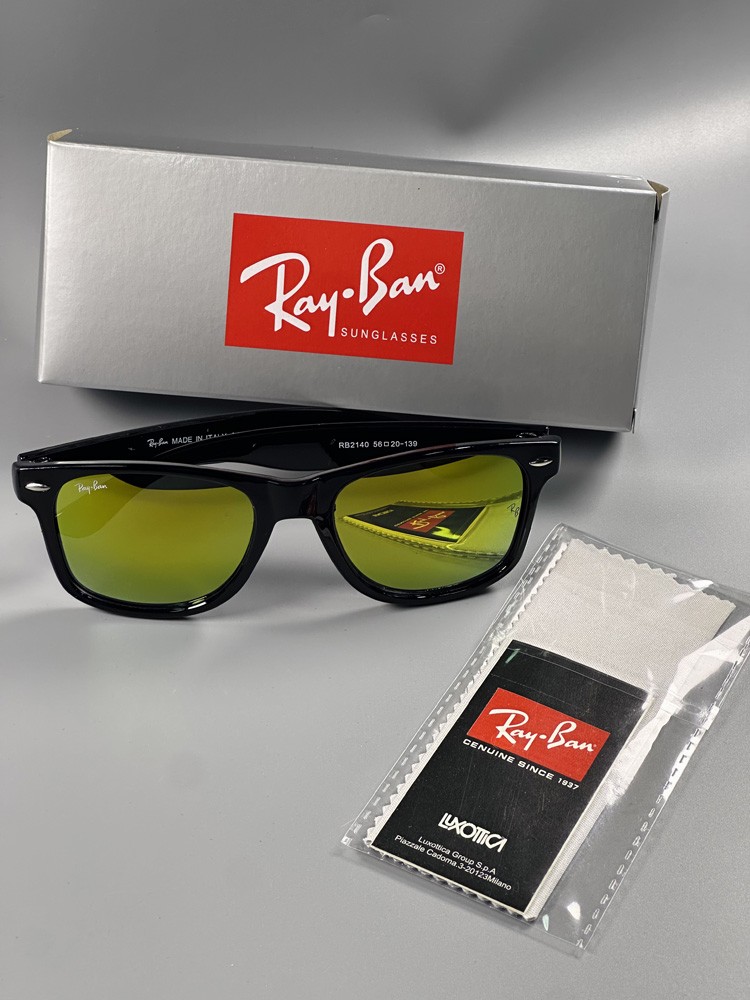 Classic Retro Polarized Sunglasses Men UV Protection Black Frame Stylish Lens