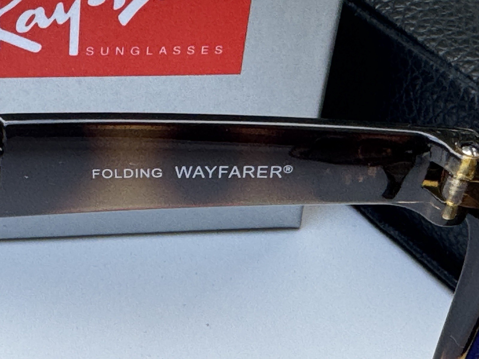 NEW Ray-Ban RB4105 Folding WAYFARER 710/51 Tortoise Brown Gradient Lenses 50mm