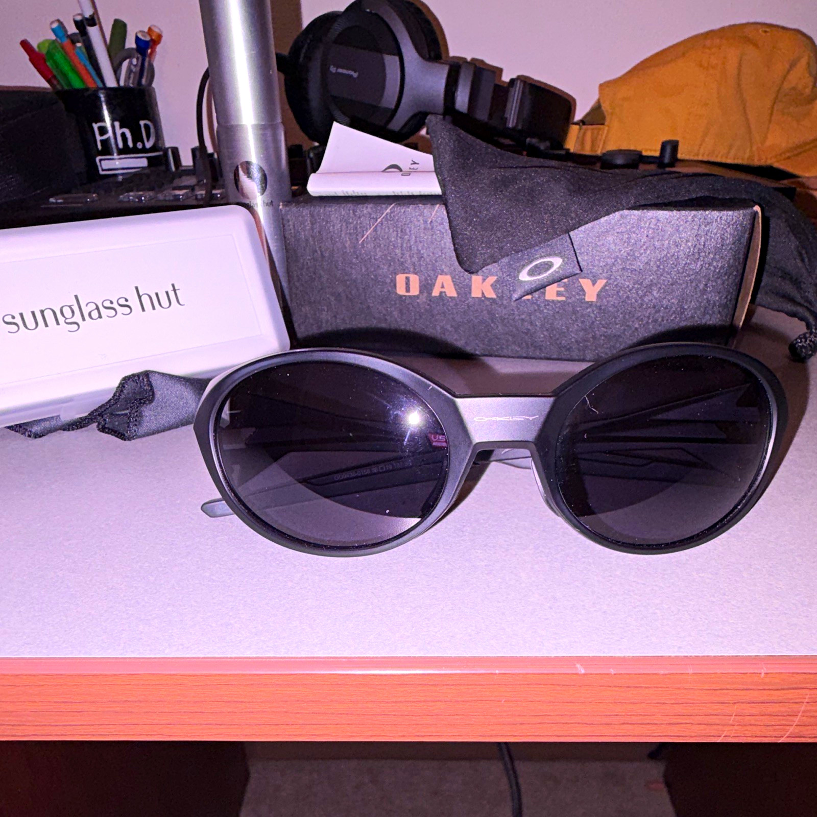 Oakley Men’s Polarized Oval Sunglasses Gray Plastic Frame & Gray Lenses